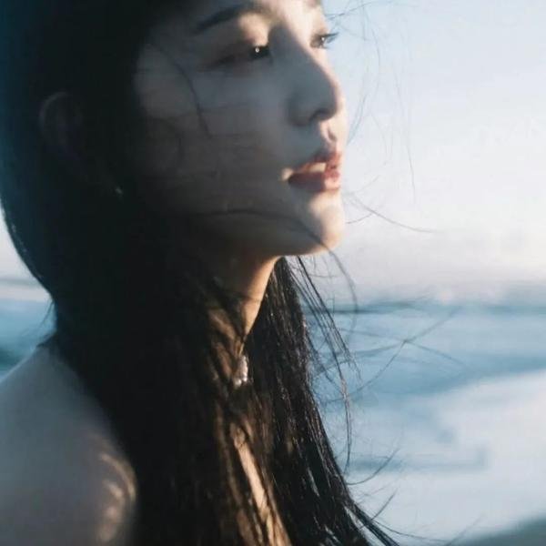 别穿越时空了,恋人们 海报